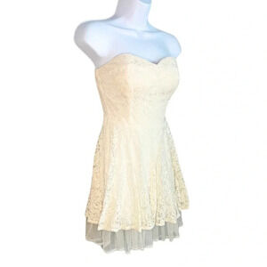 Papaya Cream Lace Strapless Dress - Size S - Elegant Fit and Flare Mini Dress